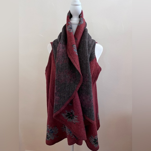 Floral Cape - Picture 12 of 16